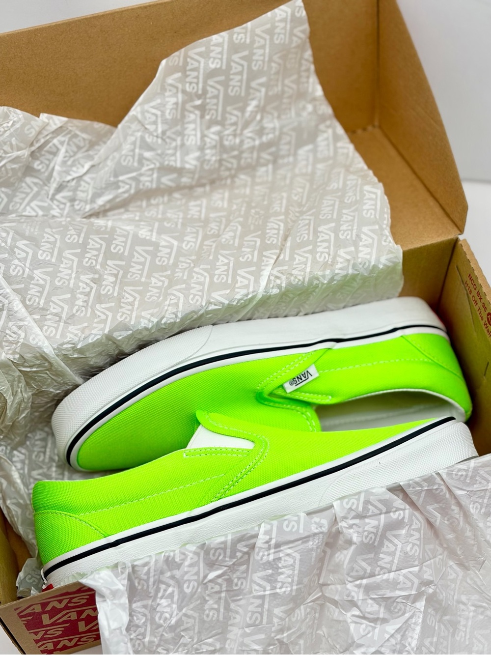 Vans Classic Slip-On Sneakers - Neon Green Women’s 7 - Picture 8 of 9
